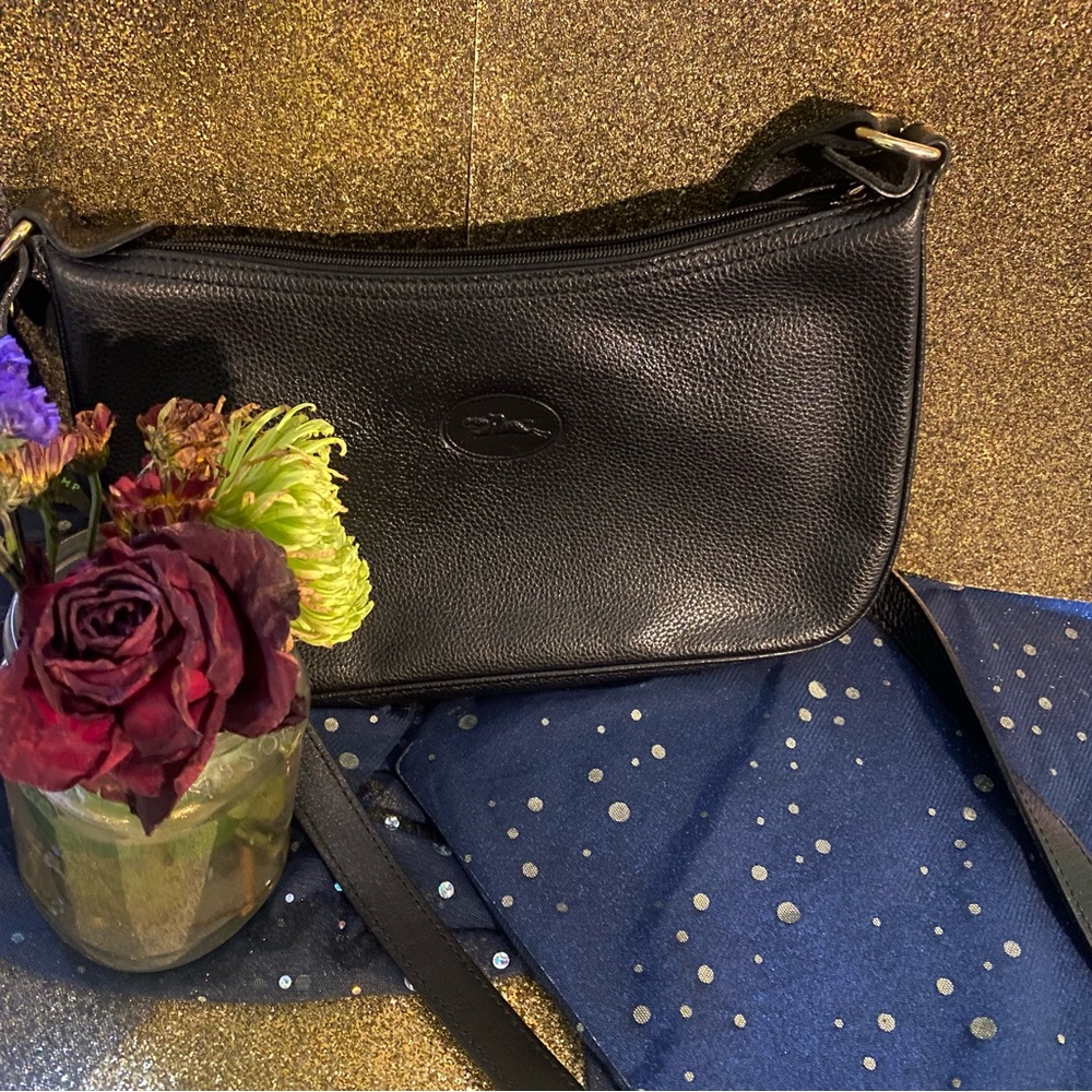 LONGCHAMP FRANCE VINTAGE BLACK PEBBLED LEATHER SLIM SHOULDER CROSSBODY Bag RARE